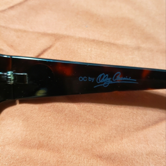 Oleg Cassini sunglasses 🕶 😎 - Picture 3 of 6